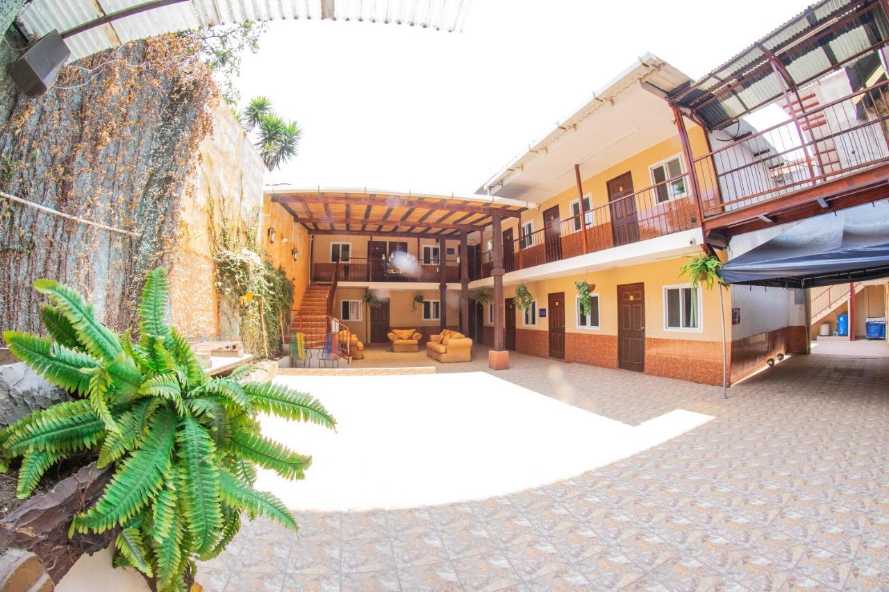 Euro Hostal Guatemala City Exterior photo